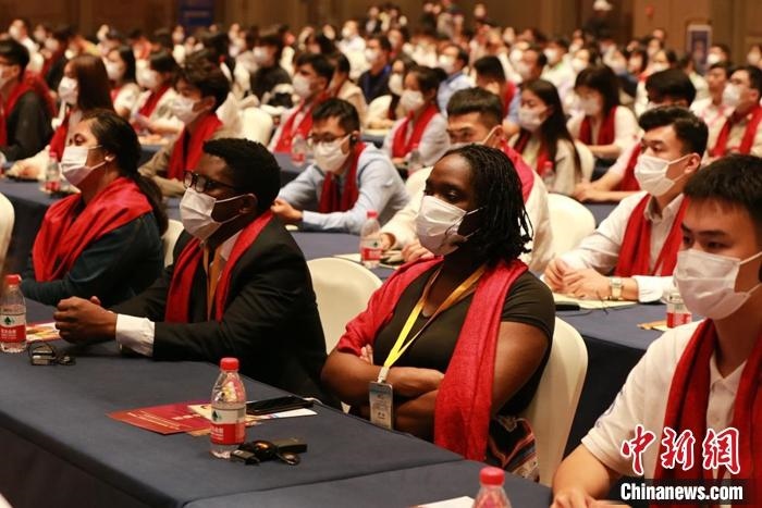 第十六屆“聯(lián)合國教科文組織孔子教育獎(jiǎng)”9月27日晚在山東曲阜揭曉。梁犇 攝