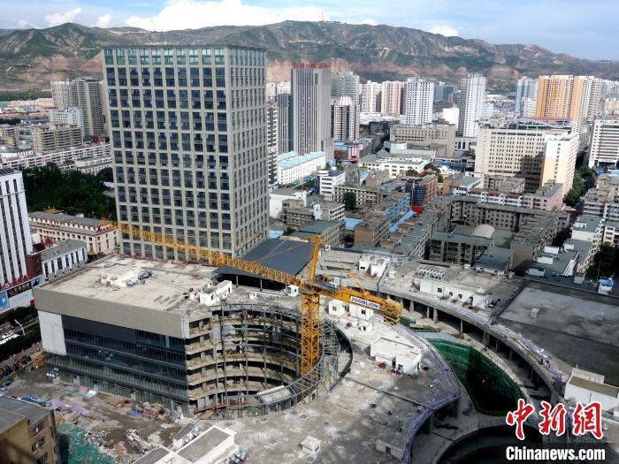 資料圖：城中區(qū)某商品住宅樓。 孫睿 攝