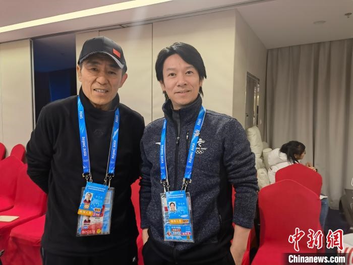 張文海與張藝謀的合影?！埼暮?供圖