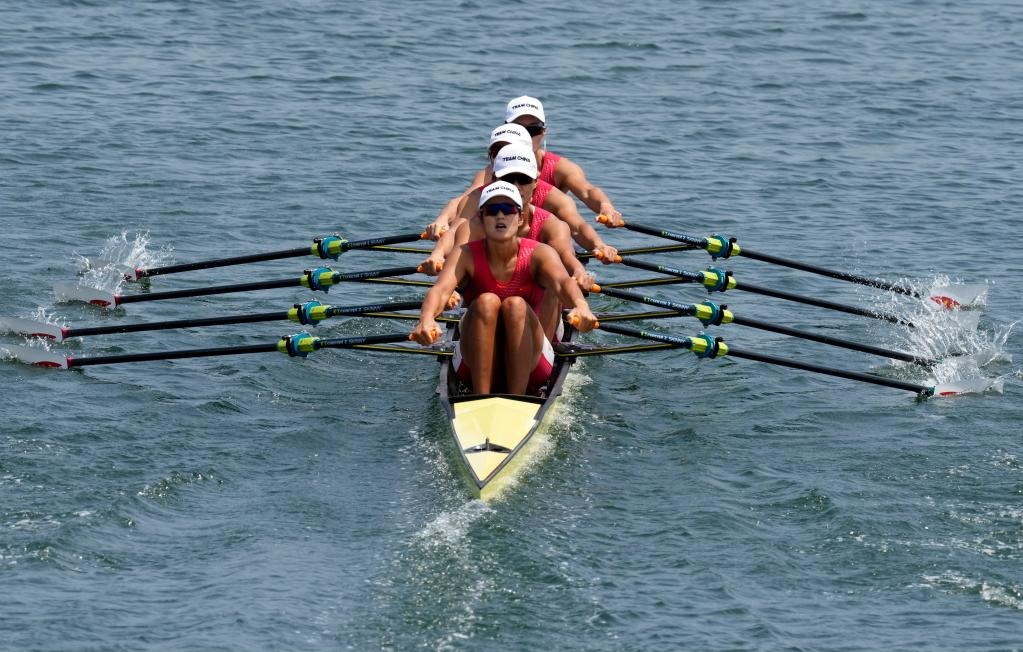 7月28日，中國隊選手陳云霞、張靈、呂揚(yáng)、崔曉桐在比賽中。新華社記者張笑宇攝.jpg