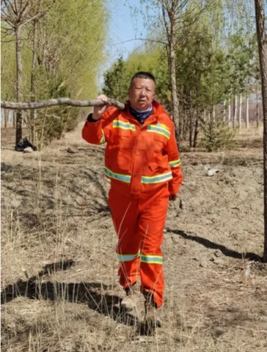 世界地球日，不忘治沙人3389.png