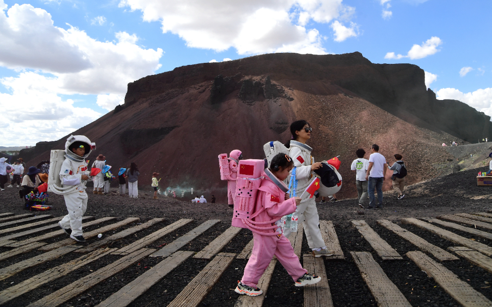 烏蘭察布火山新華社孫慧軍 攝.jpg