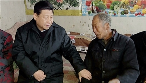 △2012年12月30日，習(xí)近平總書記來到河北省阜平縣龍泉關(guān)鎮(zhèn)顧家臺(tái)村看望困難群眾。