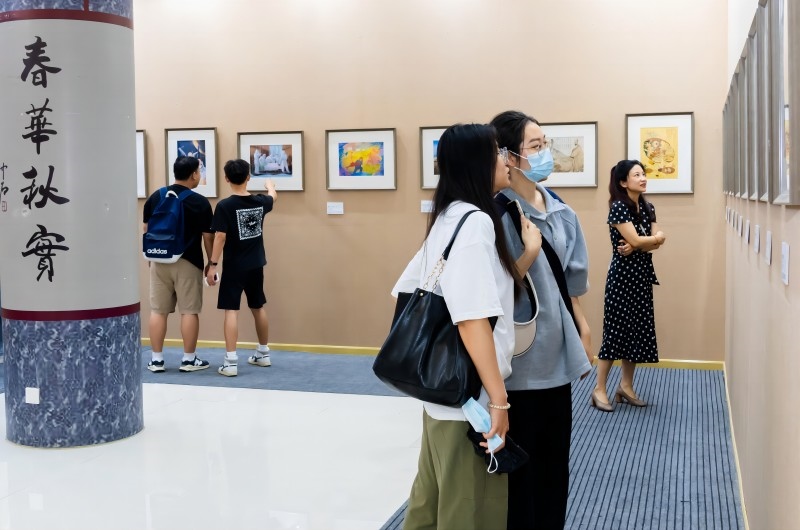 作品展現(xiàn)場(chǎng)。校方供圖