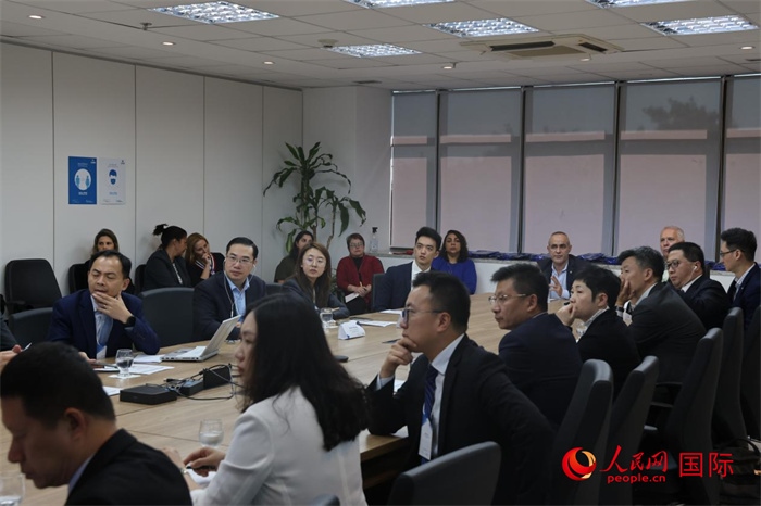 與會代表參與座談交流。（人民網(wǎng)記者 時元皓攝）