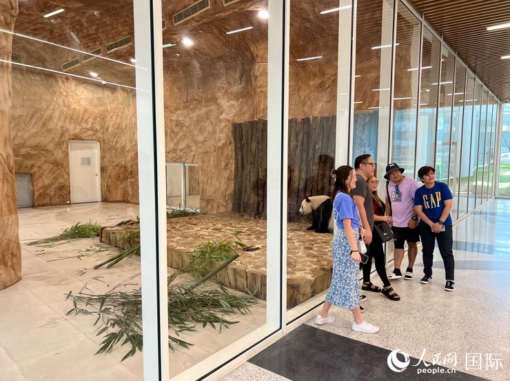 當?shù)赜慰团c“四?！焙嫌啊Ｈ嗣窬W(wǎng)記者 張志文攝