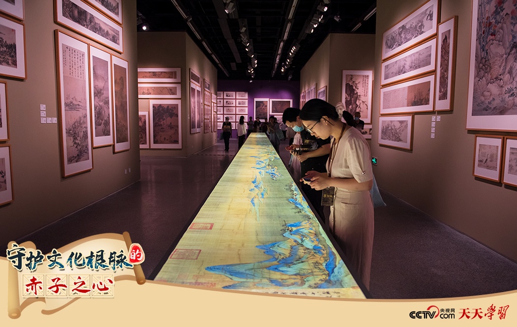 2023年7月1日，觀眾在浙江寧波美術(shù)館參觀中國歷代繪畫大系成果展·寧波特展。