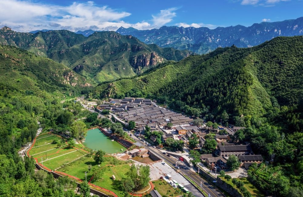 這是2021年7月23日拍攝的河北省阜平縣駱駝灣村景色（無人機(jī)照片）。新華社記者 朱旭東 攝