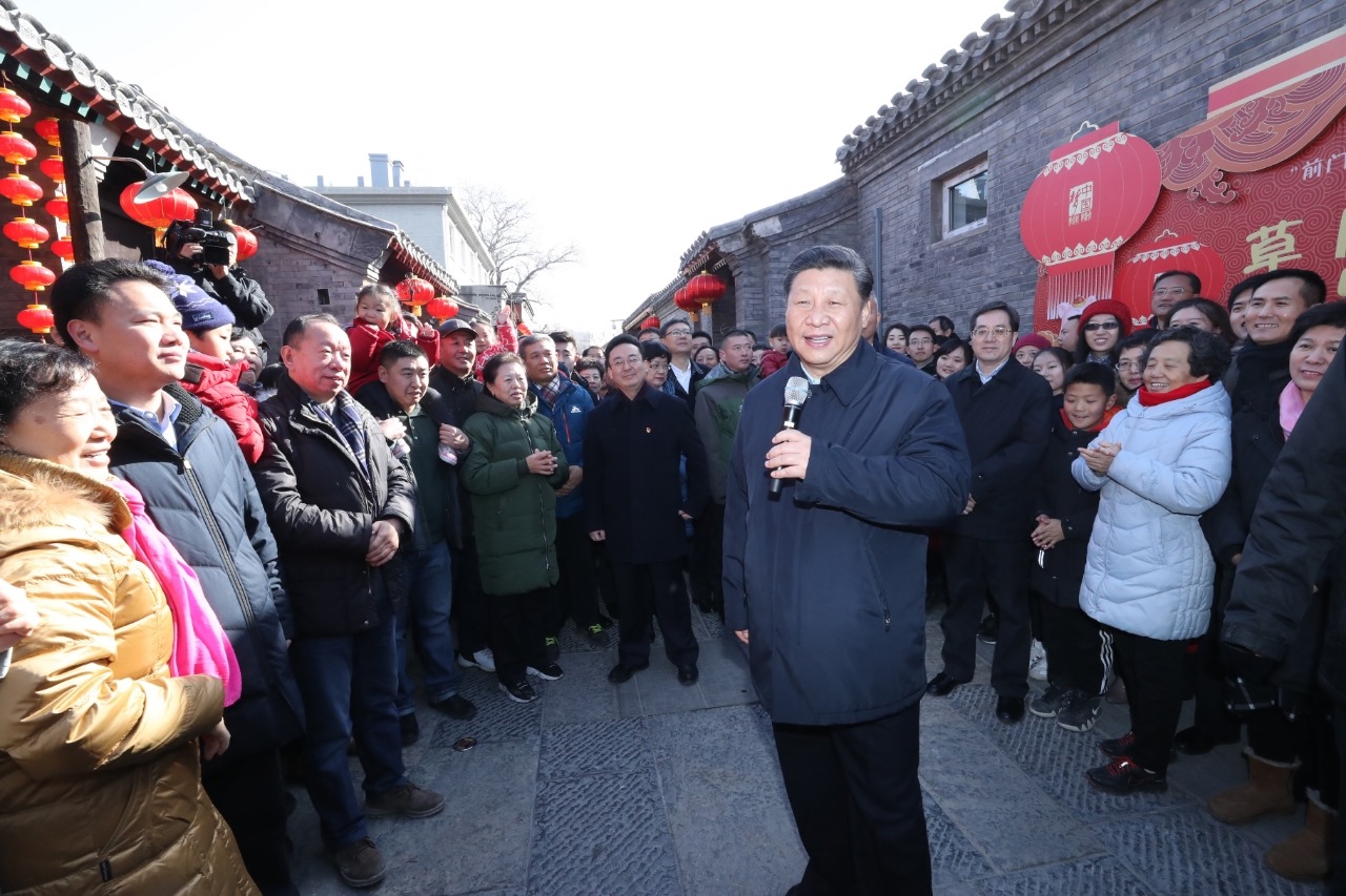 2019年2月1日，習近平總書記在前門東區(qū)草廠四條胡同給大家拜年，并向全國各族人民致以新春祝福。