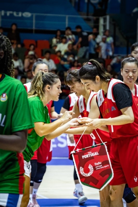 28日，成都大運(yùn)會女籃項(xiàng)目葡萄牙隊(duì)對戰(zhàn)中國隊(duì)。 受訪者供圖