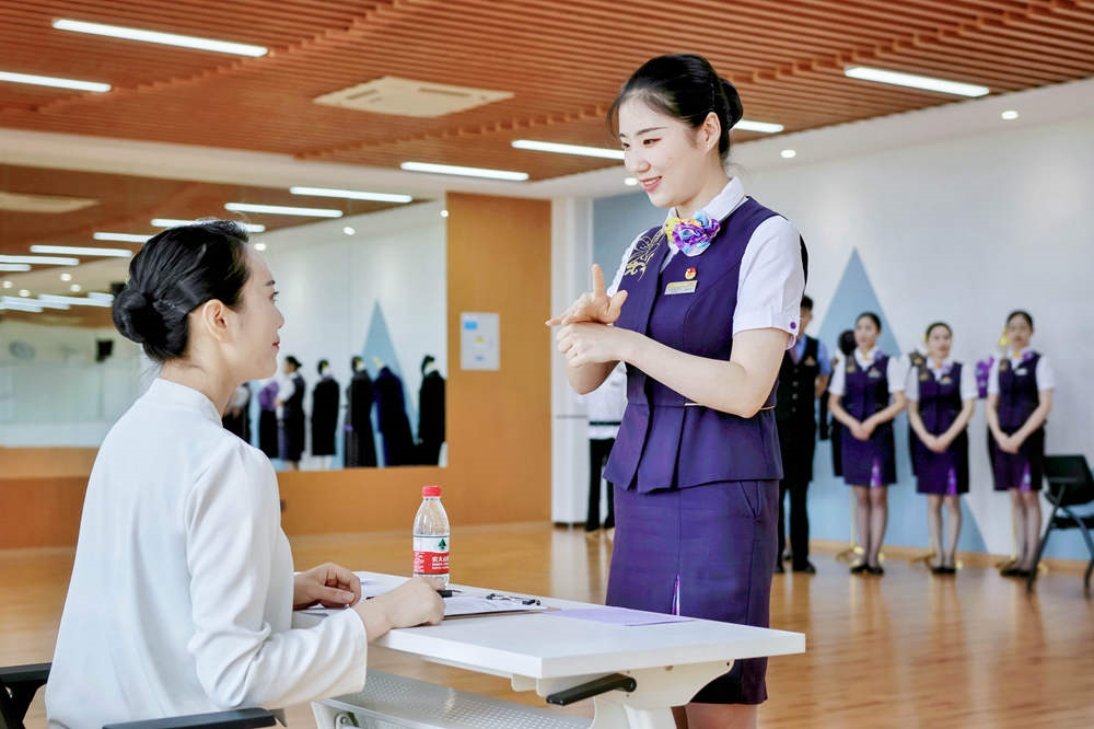 手語培訓(xùn)與考核。