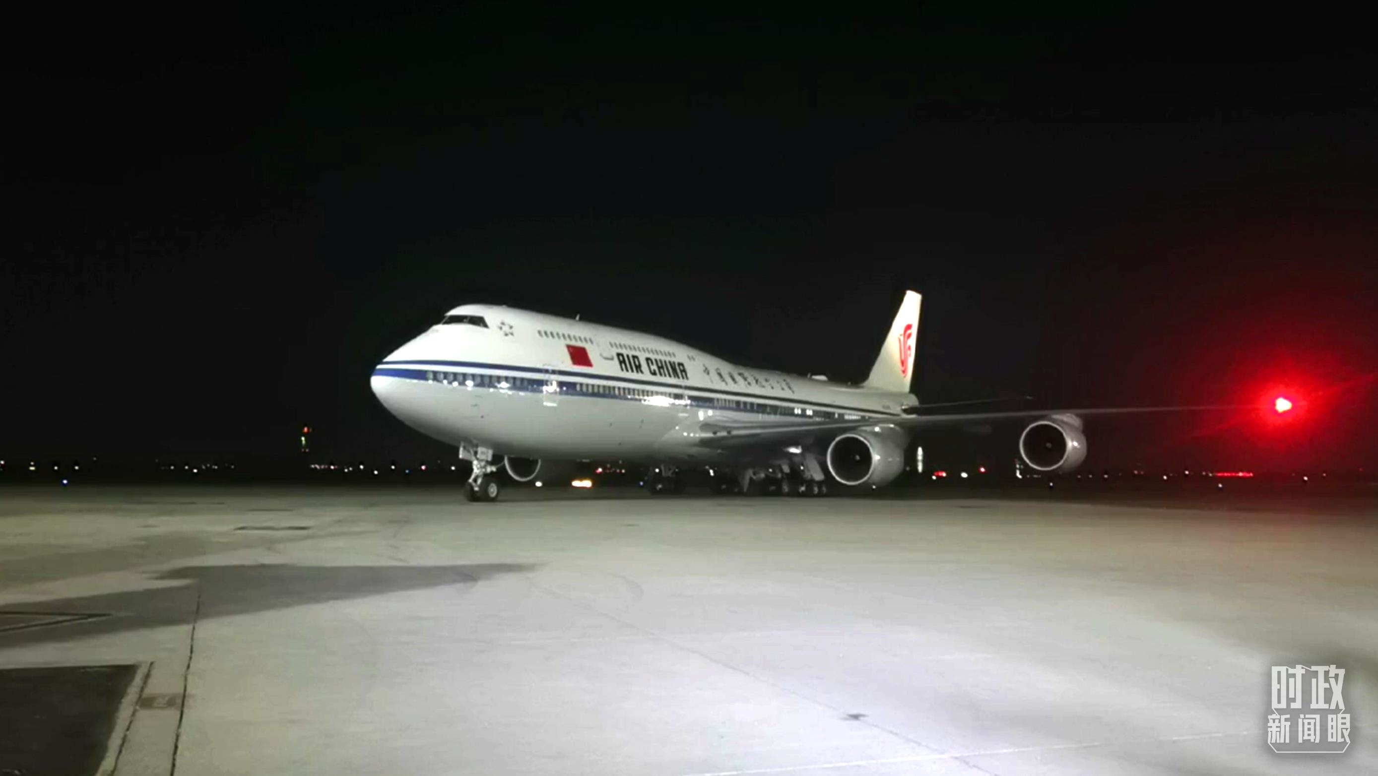 △這是習近平乘坐的專機。（總臺央視記者鐘銳拍攝）