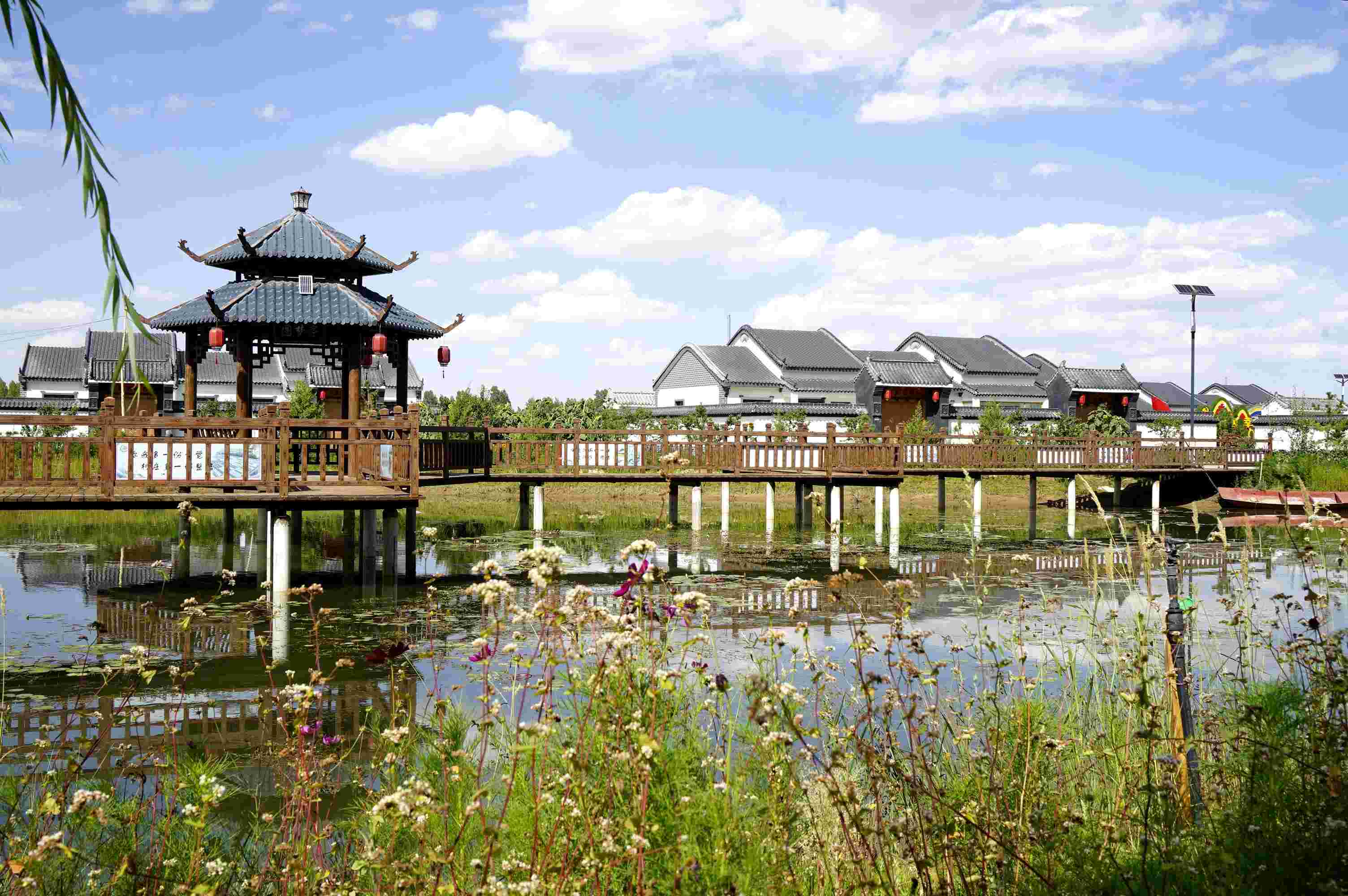 黃家堡村，筑夢新居。張文博攝
