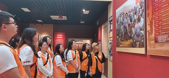 北京工商大學(xué)組織學(xué)生走進(jìn)北京市延慶區(qū)。學(xué)校供圖