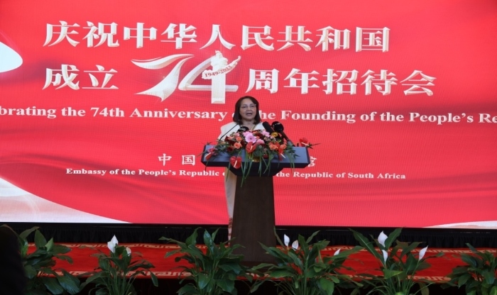 德利萊代表南政府向中國政府和人民致以誠摯祝賀。中國駐南非使館供圖