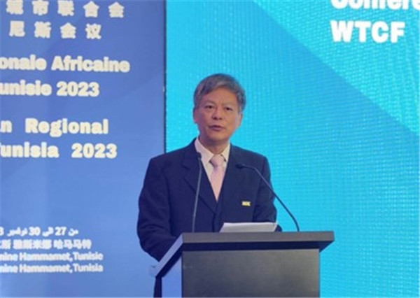 2023世界旅游城市聯(lián)合會(huì)非洲區(qū)域突尼斯會(huì)議 世界旅游城市聯(lián)合會(huì)常務(wù)副秘書長(zhǎng)李寶春致辭。主辦方供圖