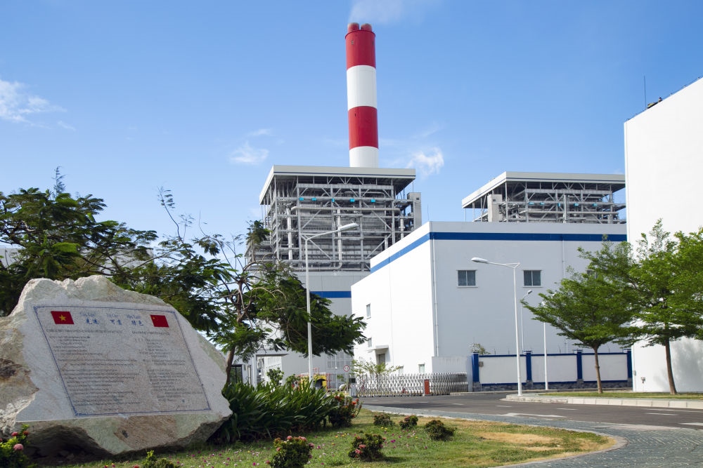 這是2021年3月24日在越南平順省拍攝的越南永新燃煤電廠一期BOT項目廠區(qū)。新華社發(fā)（南方電網(wǎng)越南永新公司供圖）