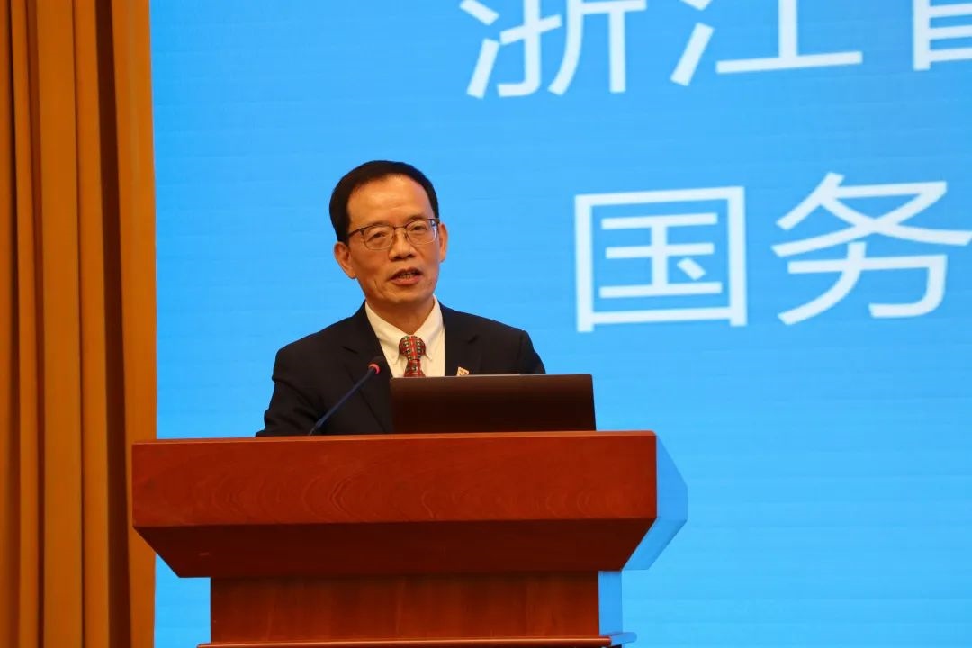 浙江省區(qū)域國別與國際傳播研究智庫聯(lián)盟首席專家、浙江師范大學(xué)非洲區(qū)域國別學(xué)學(xué)部學(xué)術(shù)委員會常務(wù)副主任劉鴻武致辭。主辦方供圖