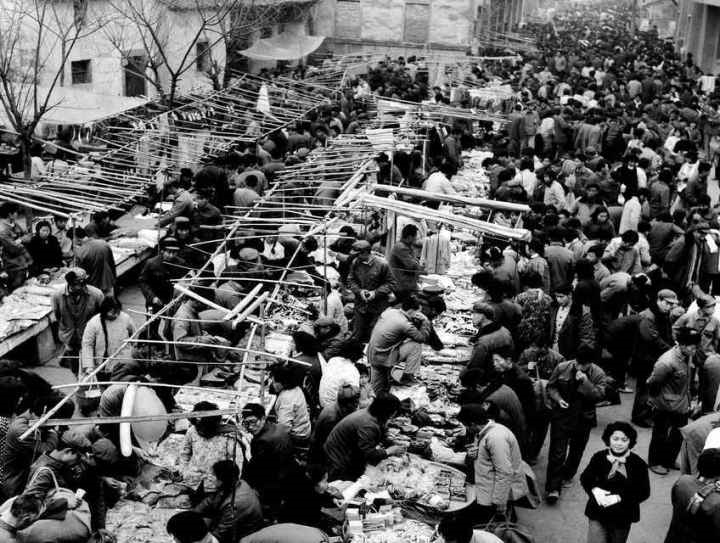 1982年，義烏湖清門馬路市場場景。拍友 金福根 攝