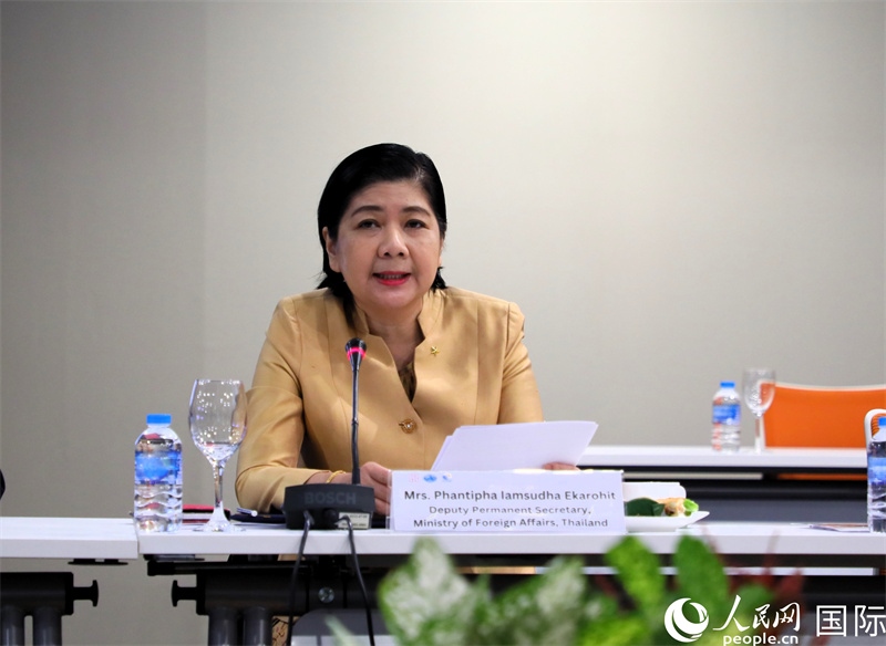 泰國外交部副次長潘提帕作主旨發(fā)言。人民網(wǎng)記者 白元琪攝