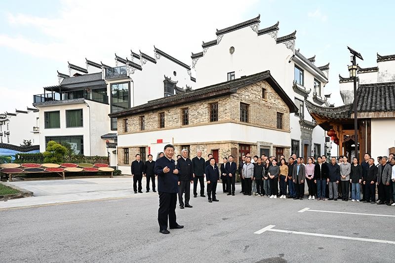 2023年10月11日，習(xí)近平總書記在江西上饒市婺源縣秋口鎮(zhèn)王村石門自然村考察。