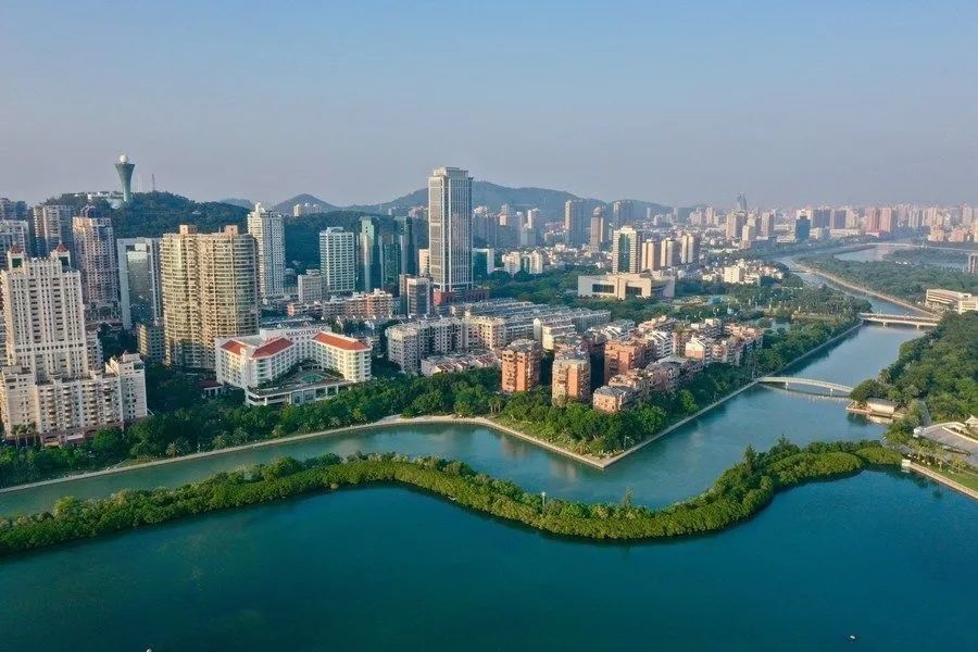 筼筜湖周邊城市景觀。新華社記者 姜克紅 攝