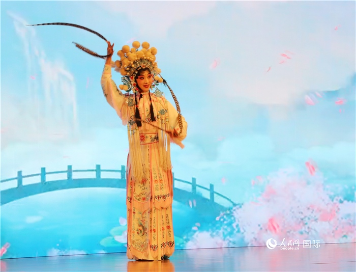 四川省成都市川劇研究院帶來了精彩的川劇演出。人民網(wǎng)記者 李志偉攝