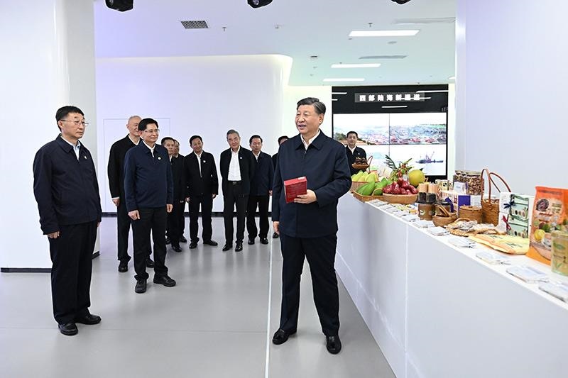 2023年12月14日，習近平總書記在廣西南寧市考察中國－東盟信息港股份有限公司，了解中國－東盟經(jīng)貿合作等情況。