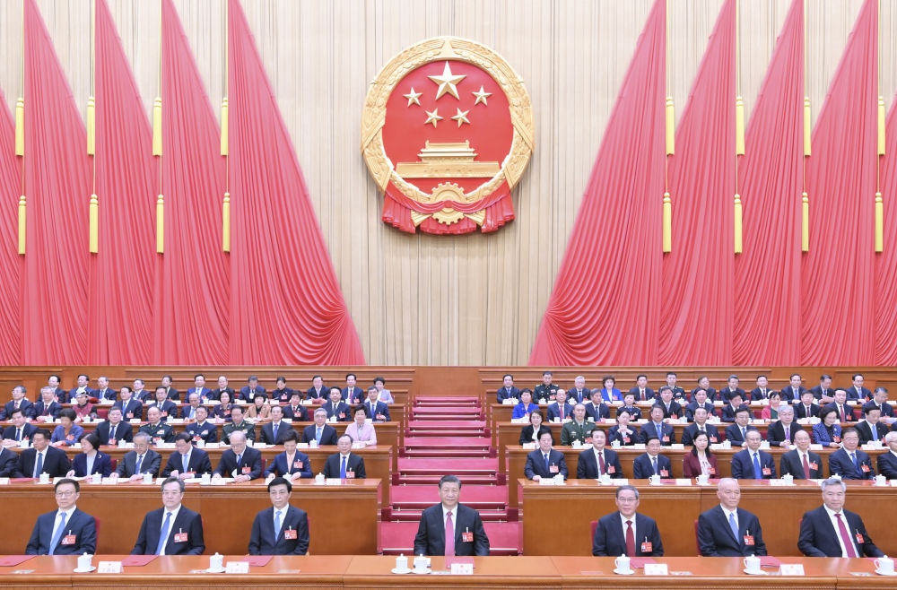 3月11日，第十四屆全國人民代表大會(huì)第二次會(huì)議在北京人民大會(huì)堂閉幕。黨和國家領(lǐng)導(dǎo)人習(xí)近平、李強(qiáng)、王滬寧、蔡奇、丁薛祥、李希、韓正等在主席臺(tái)就座。趙樂際主持閉幕會(huì)。
