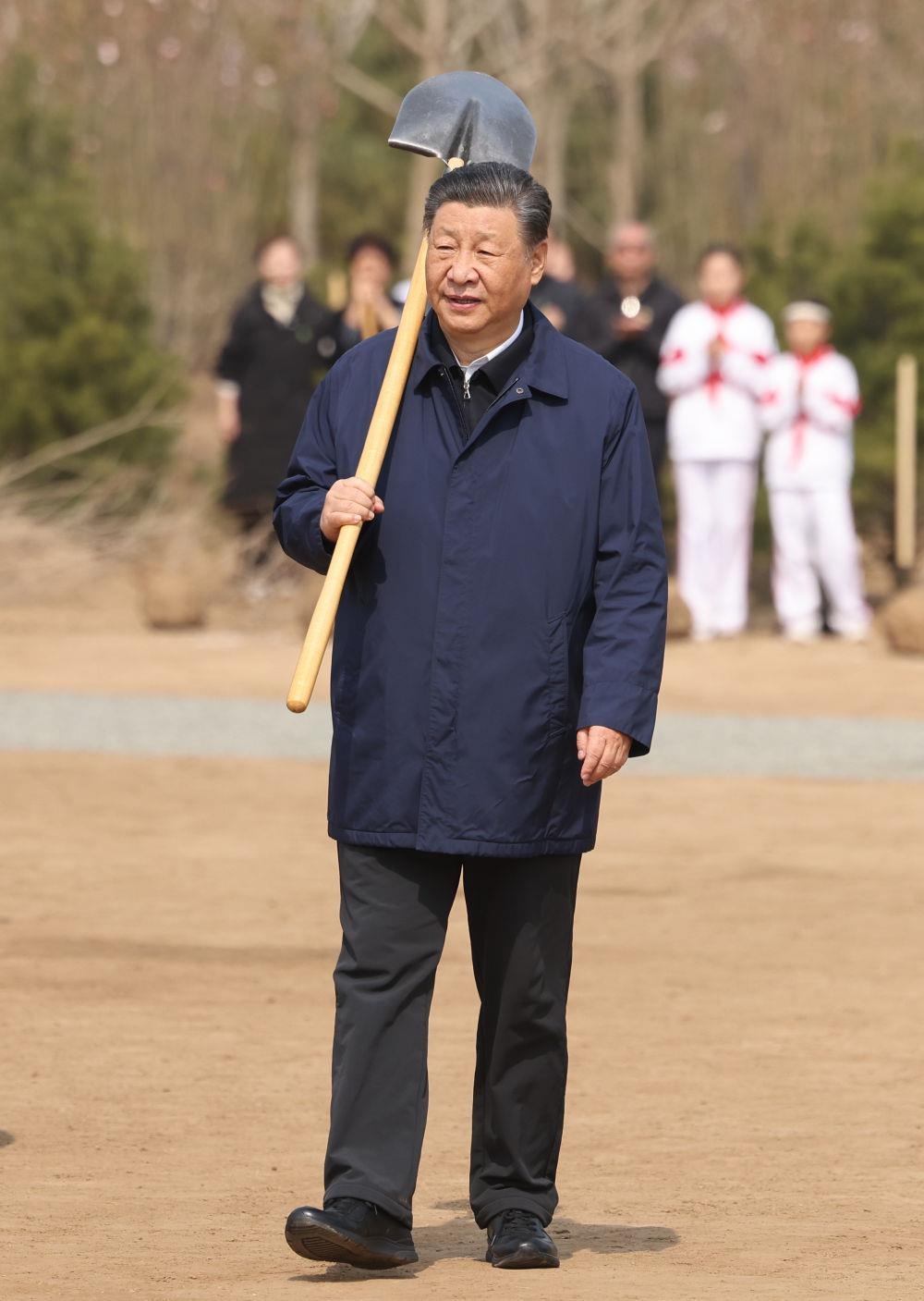 △2024年4月3日，習(xí)近平總書記來到北京市通州區(qū)潞城鎮(zhèn)參加首都義務(wù)植樹活動。
