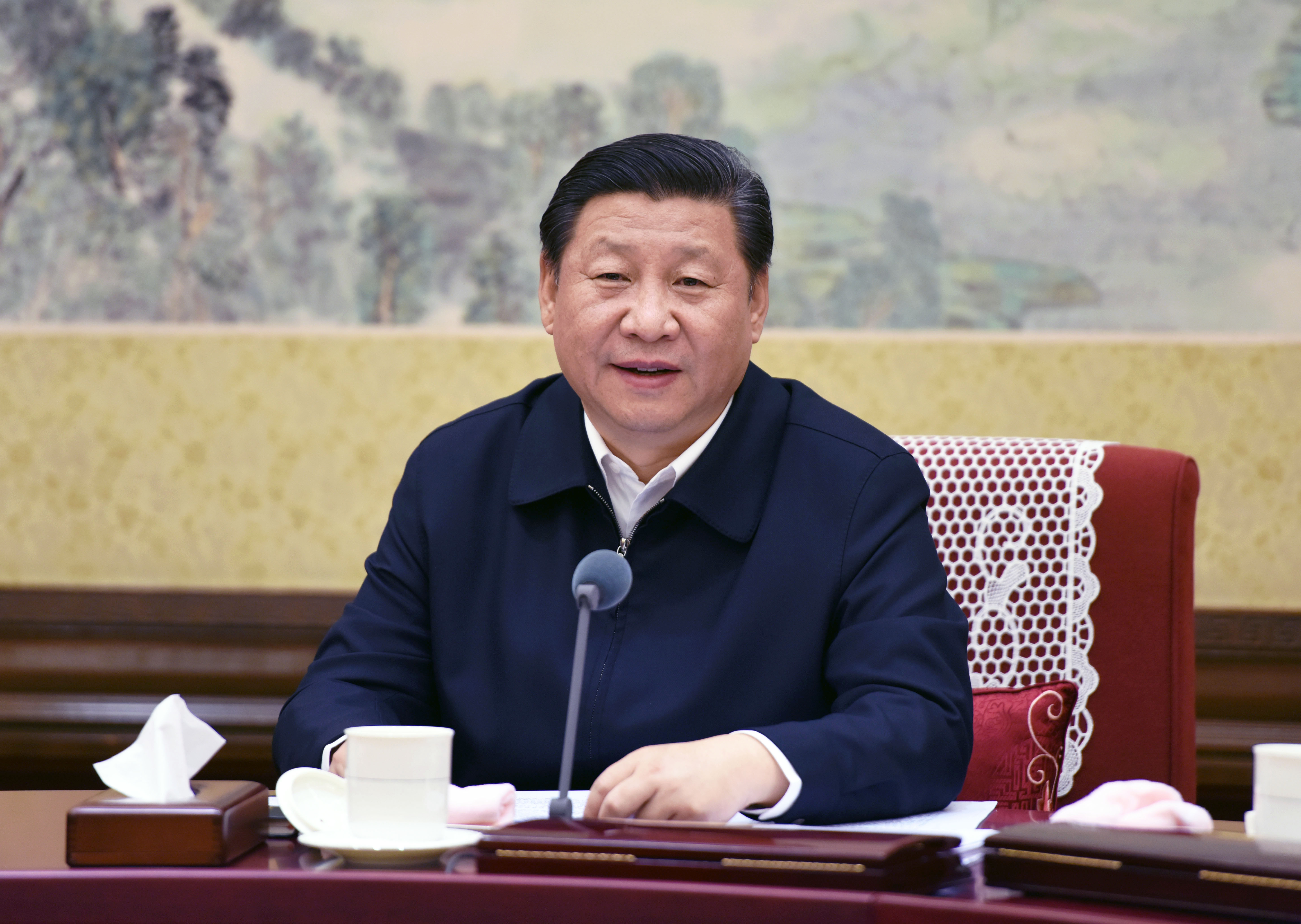 △ 2015年12月28日至29日，中共中央政治局召開(kāi)專題民主生活會(huì)，對(duì)照檢查踐行“三嚴(yán)三實(shí)”情況，討論研究加強(qiáng)黨風(fēng)廉政建設(shè)措施。習(xí)近平總書記主持會(huì)議并發(fā)表重要講話。
