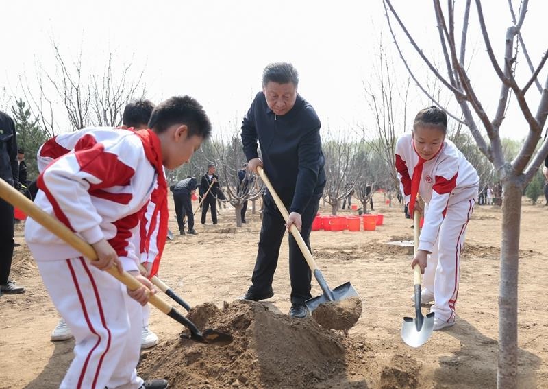 △2024年4月3日，習(xí)近平總書記來到北京市通州區(qū)潞城鎮(zhèn)參加首都義務(wù)植樹活動(dòng)。