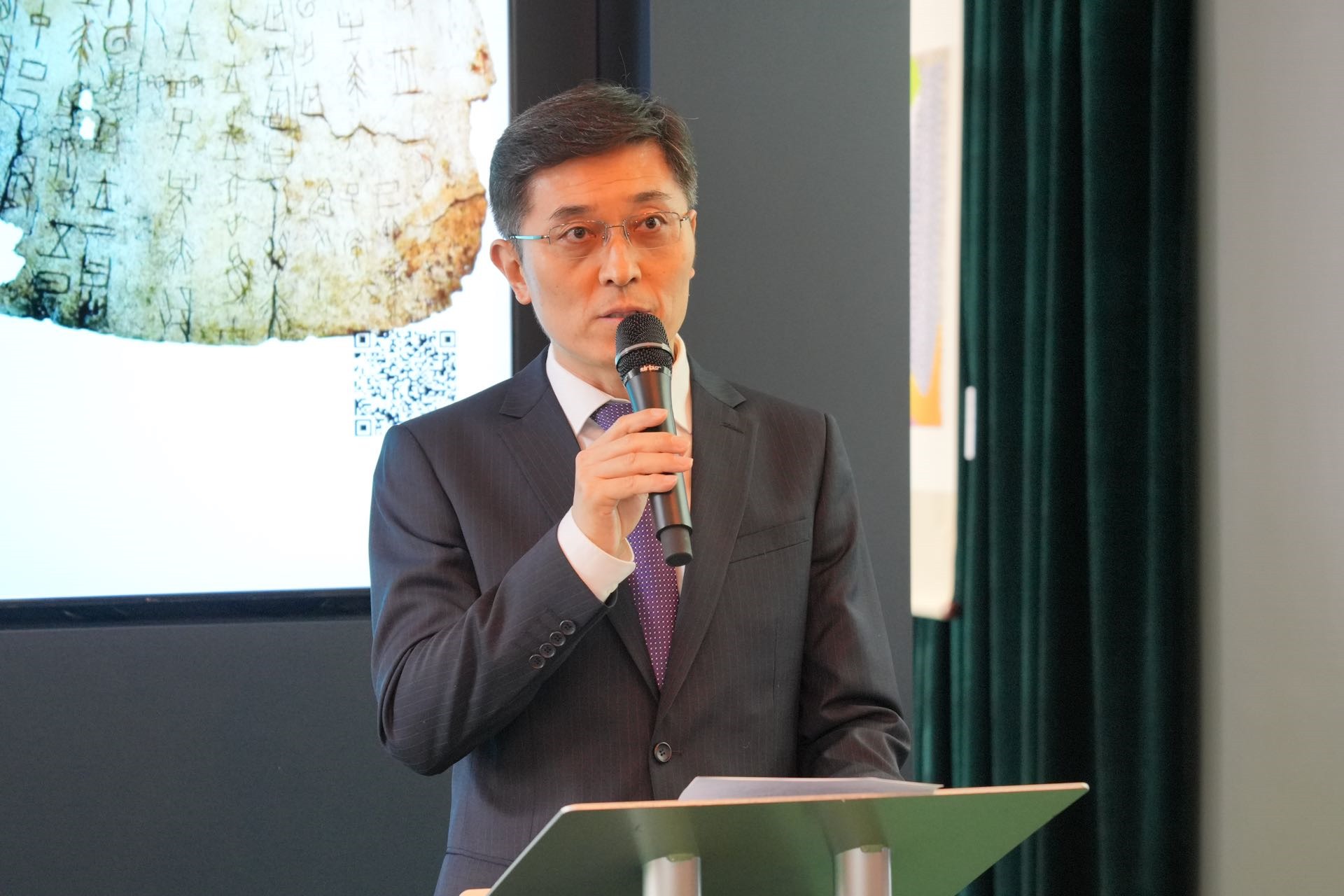 中國駐英國使館公使楊曉光致辭。主辦方供圖