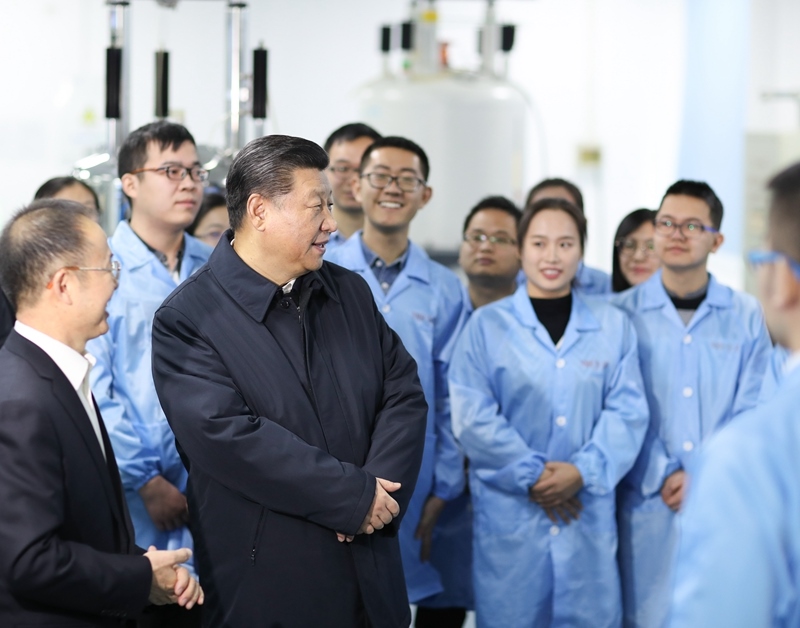 2019年1月17日，習(xí)近平在天津南開大學(xué)元素有機(jī)化學(xué)國家重點實驗室同師生親切交流。