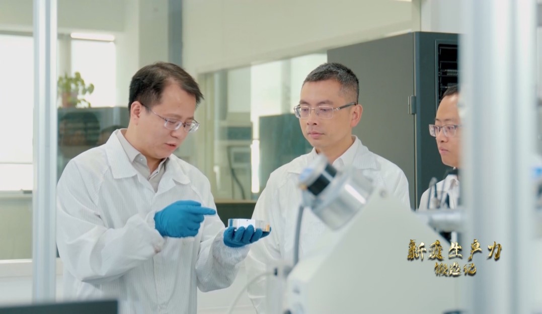 長沙巴斯夫杉杉電池材料研究院，正在進(jìn)行電池材料研究。