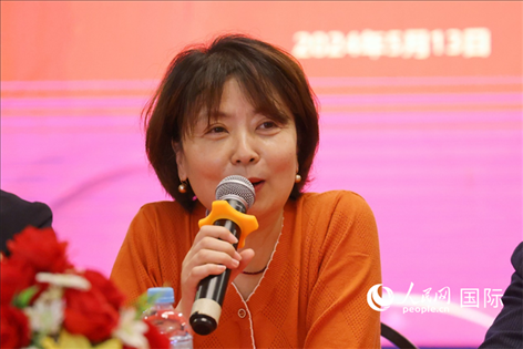 陜西省歸國華僑聯(lián)合會黨組成員、副主席兼秘書長尚小紅在座談會上致辭。人民網(wǎng)記者 陳海琪攝