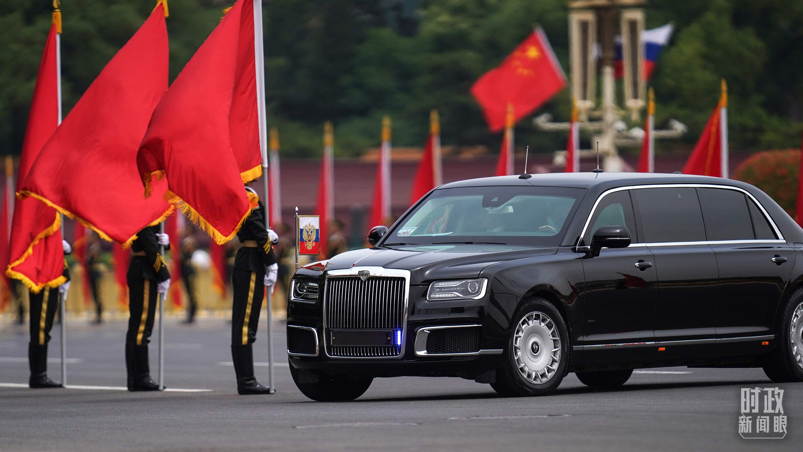 △普京總統(tǒng)乘車抵達(dá)歡迎儀式現(xiàn)場(chǎng)。（總臺(tái)國(guó)廣記者李晉拍攝）