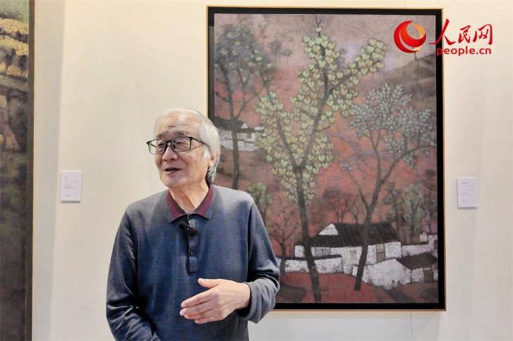 中央文史研究館書畫院院部委員、清華大學吳冠中藝術研究中心副主任王秦生正在接受人民網的采訪。人民網記者 劉微攝