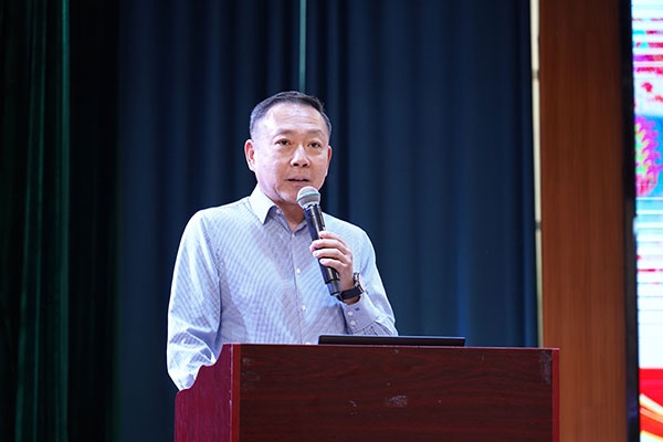 北京大鸞翔宇慈善基金會(huì)理事長(zhǎng)、周恩來(lái)侄外孫沈清講述周恩來(lái)的讀書故事。