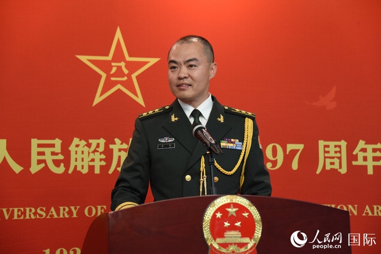 中國(guó)駐瑞典大使館副武官李珂致辭。人民網(wǎng)記者 殷淼攝