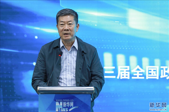 中國版權(quán)協(xié)會理事長、第十三屆全國政協(xié)文化文史和學(xué)習(xí)委員會副主任、新聞出版總署原副署長、國家版權(quán)局原副局長閻曉宏現(xiàn)場致辭