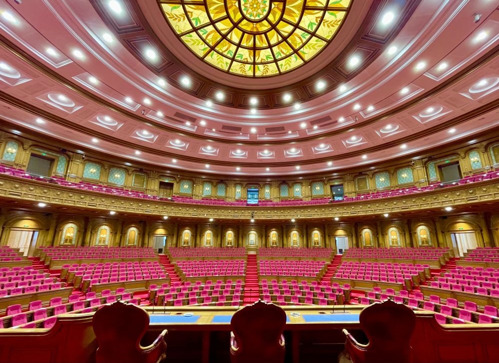 這是在杜尚別拍攝的塔吉克斯坦議會大樓內(nèi)景。