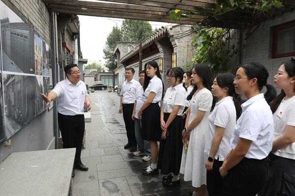 北京大中小學(xué)思政教師赴實(shí)踐教學(xué)基地現(xiàn)場備課。北京市教委供圖