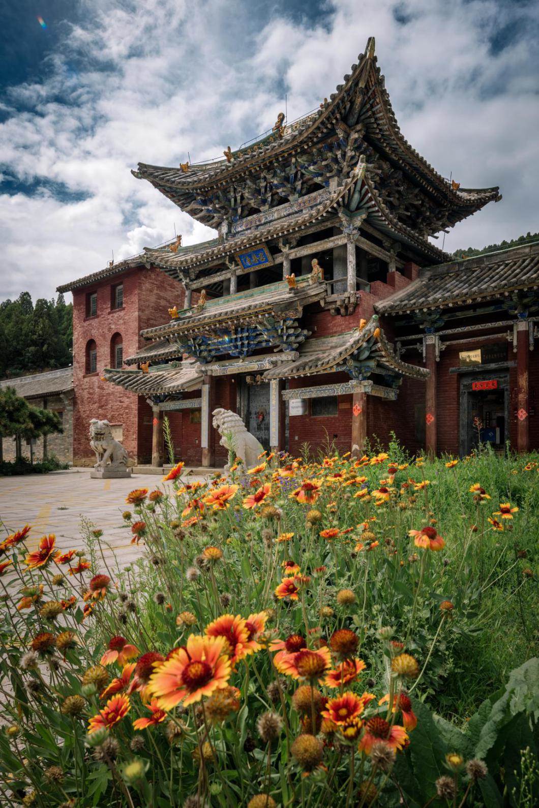 全國重點文物保護(hù)單位定林寺。蘇唐詩攝
