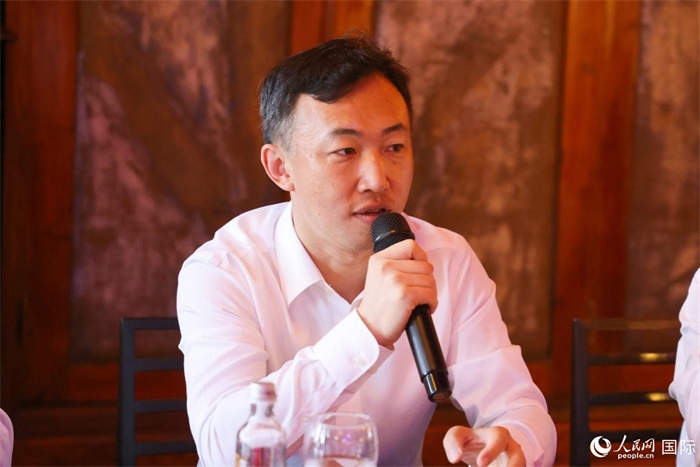中國駐里約熱內(nèi)盧代總領(lǐng)事王海濤在座談會上致辭。人民網(wǎng)記者 陳海琪攝