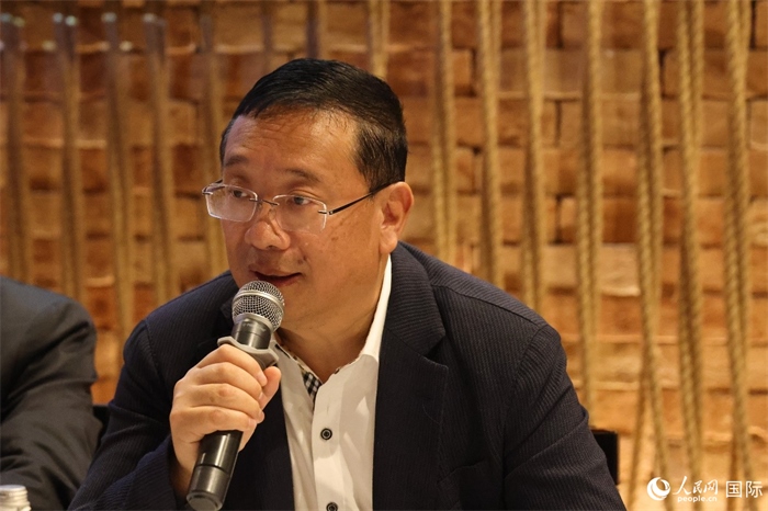 巴西文協(xié)主席上官建峰在座談會(huì)上致辭。人民網(wǎng)記者 陳海琪攝