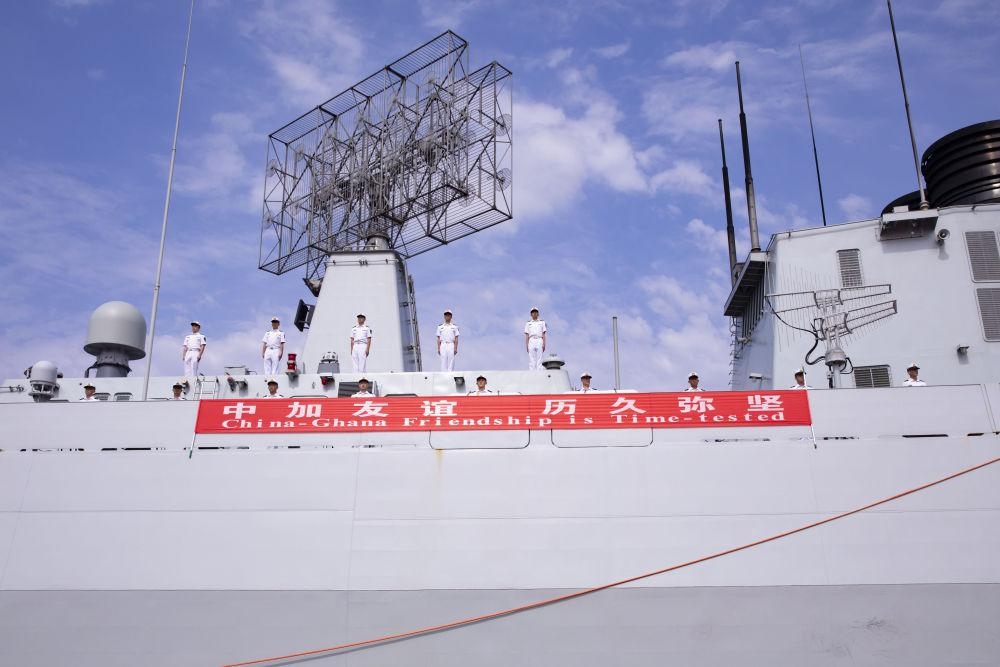 2023年6月27日，中國海軍第43批護(hù)航編隊抵達(dá)加納特馬港碼頭，開始對加納進(jìn)行為期4天的友好訪問。