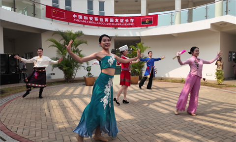 舞蹈《美麗中國》。內(nèi)圖大學(xué)孔子學(xué)院供圖