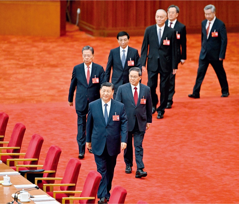 中國共產(chǎn)黨第二十屆中央委員會第三次全體會議，于2024年7月15日至18日在北京舉行。這是習(xí)近平、李強(qiáng)、趙樂際、王滬寧、蔡奇、丁薛祥、李希等步入會場。 新華社記者 岳月偉/攝