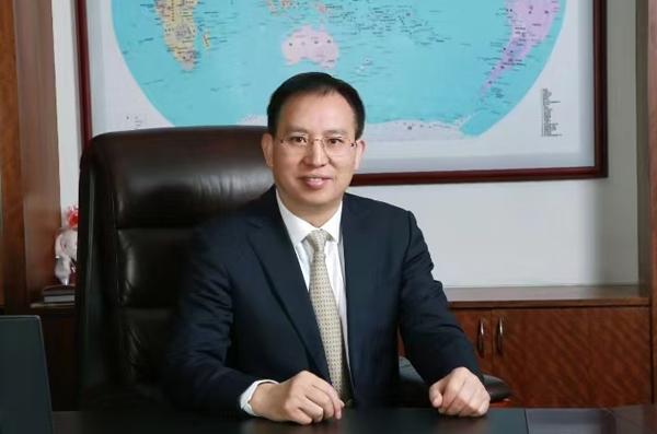 交通銀行黨委委員、副行長周萬阜接受人民網(wǎng)記者采訪。受訪者供圖